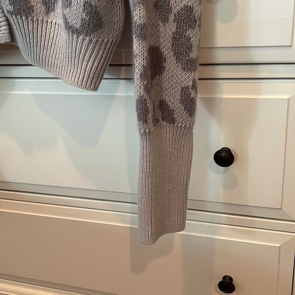 NWOT WILD FABLE SUPER SOFT RIBBED CARDIGAN in Light/Dark Gray, Size L - Picture 3 of 7